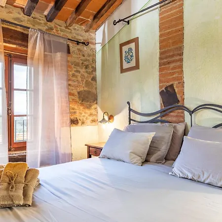 Beb Pulcino Nero Tatil Evi Scrofiano